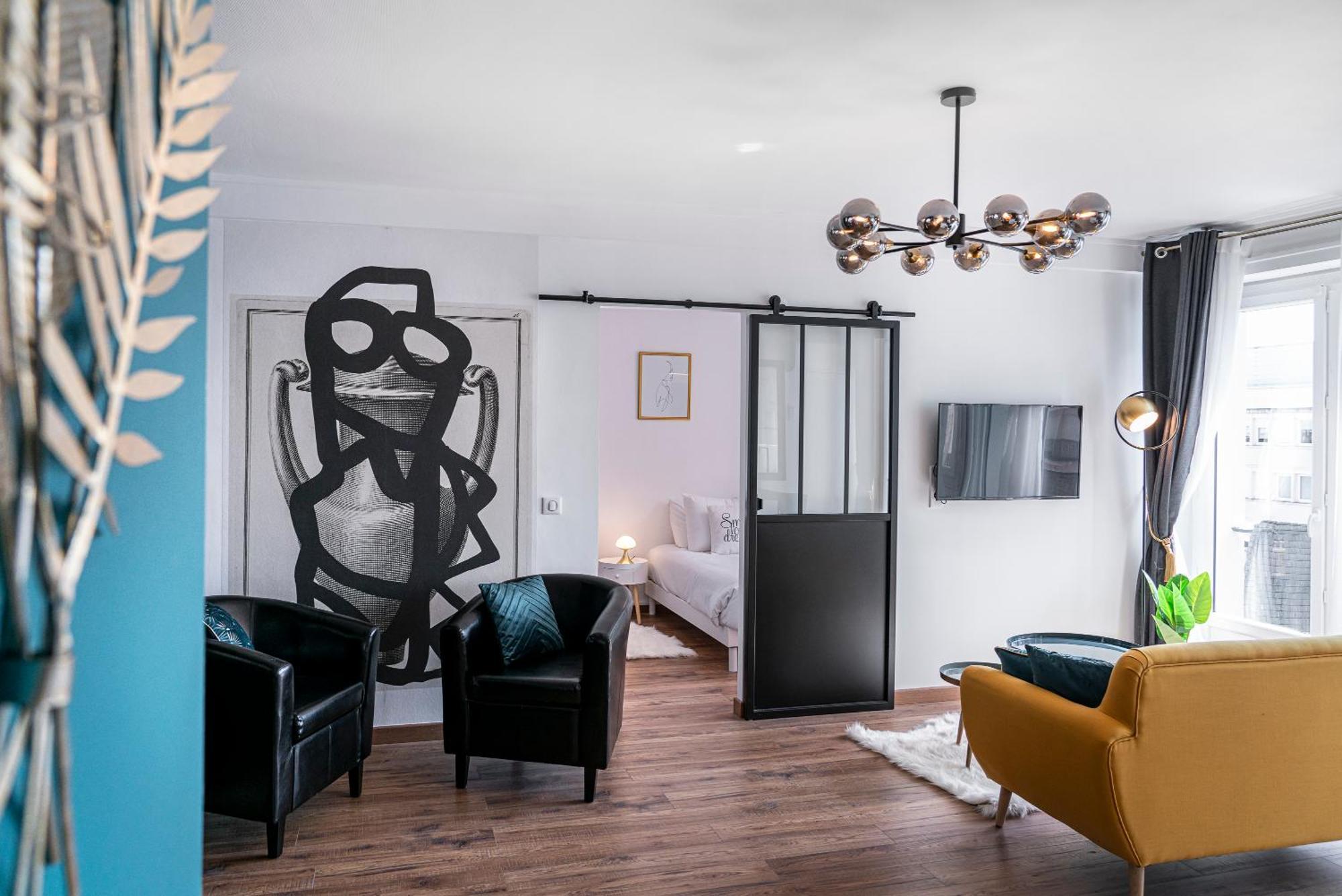 Au Palais Des Pyrenees! Hyper Centre -Clim-Balcon-Parking Gratuit Apartment Pau Exterior photo