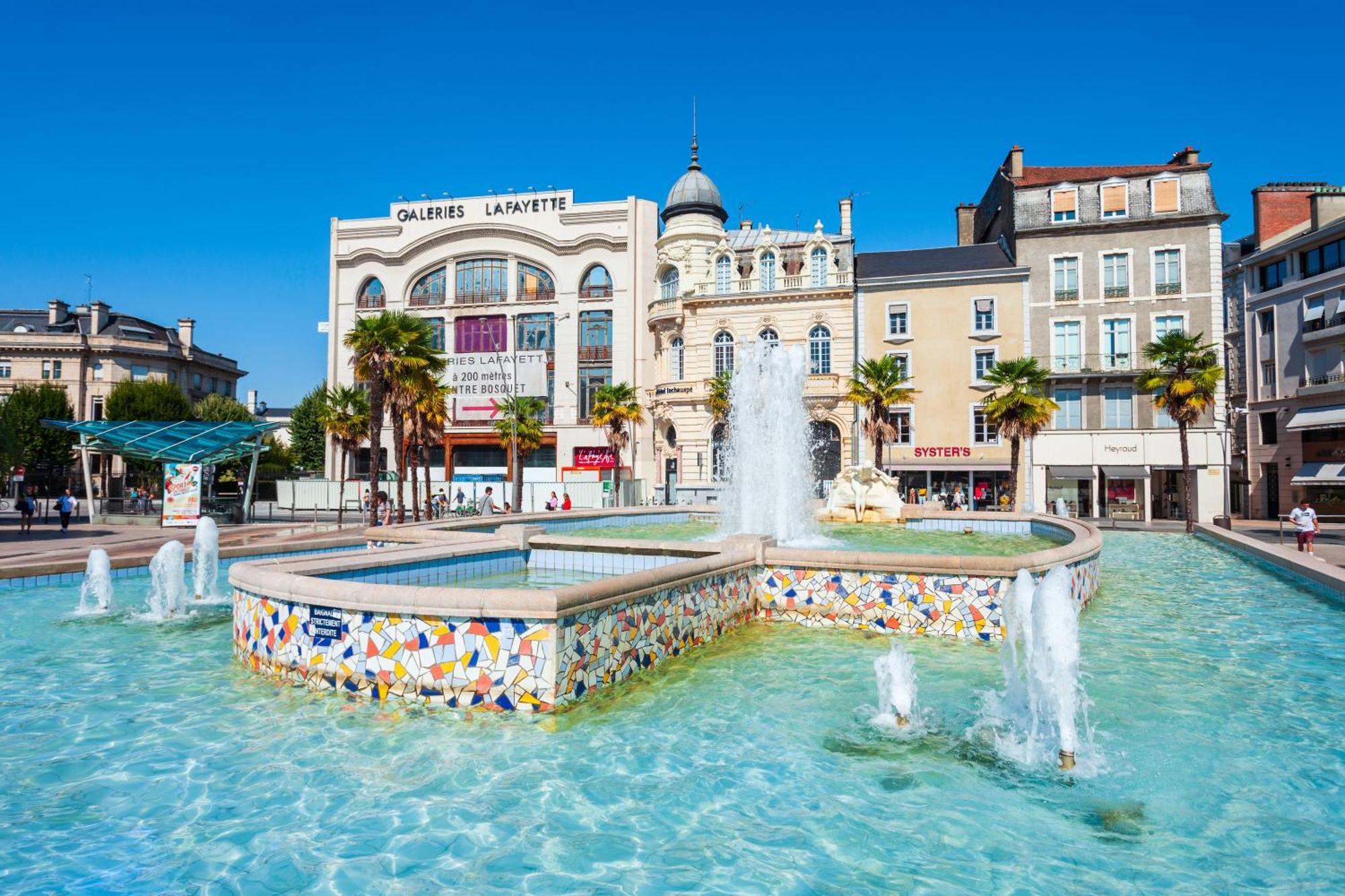 Au Palais Des Pyrenees! Hyper Centre -Clim-Balcon-Parking Gratuit Apartment Pau Exterior photo